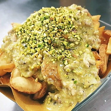 Patate con Cremosa al Pistacchio e Sbriciolata di Salsiccia